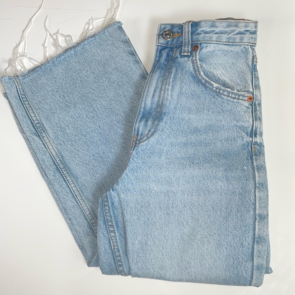 Zara Denim Lightwash High-Rise Frayed Ripped Jeans Bootcut Flare Distressed 0